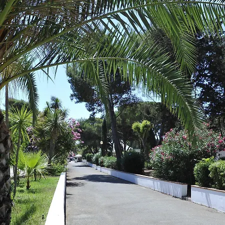 La Serra Village & 公寓式酒店 4*