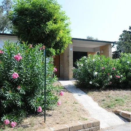 La Serra Village &