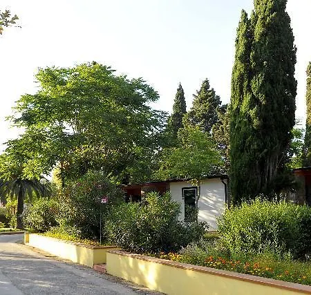 La Serra Village & Lägenhetshotell 4*