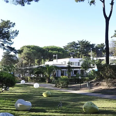 La Serra Village &