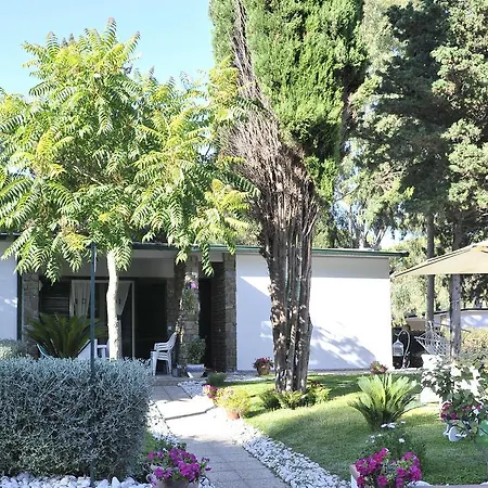 La Serra Village & Lägenhetshotell Baia Domizia